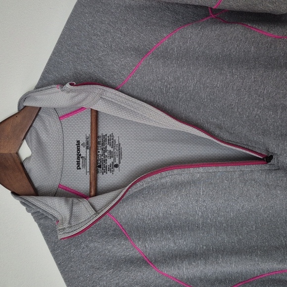 Patagonia Capilene 3 Quarter Zip Womens Light Weight Sweater Gray With Pink - Picture 3 of 5